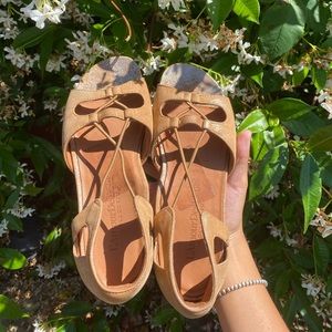 L’Amour Despieds sandals